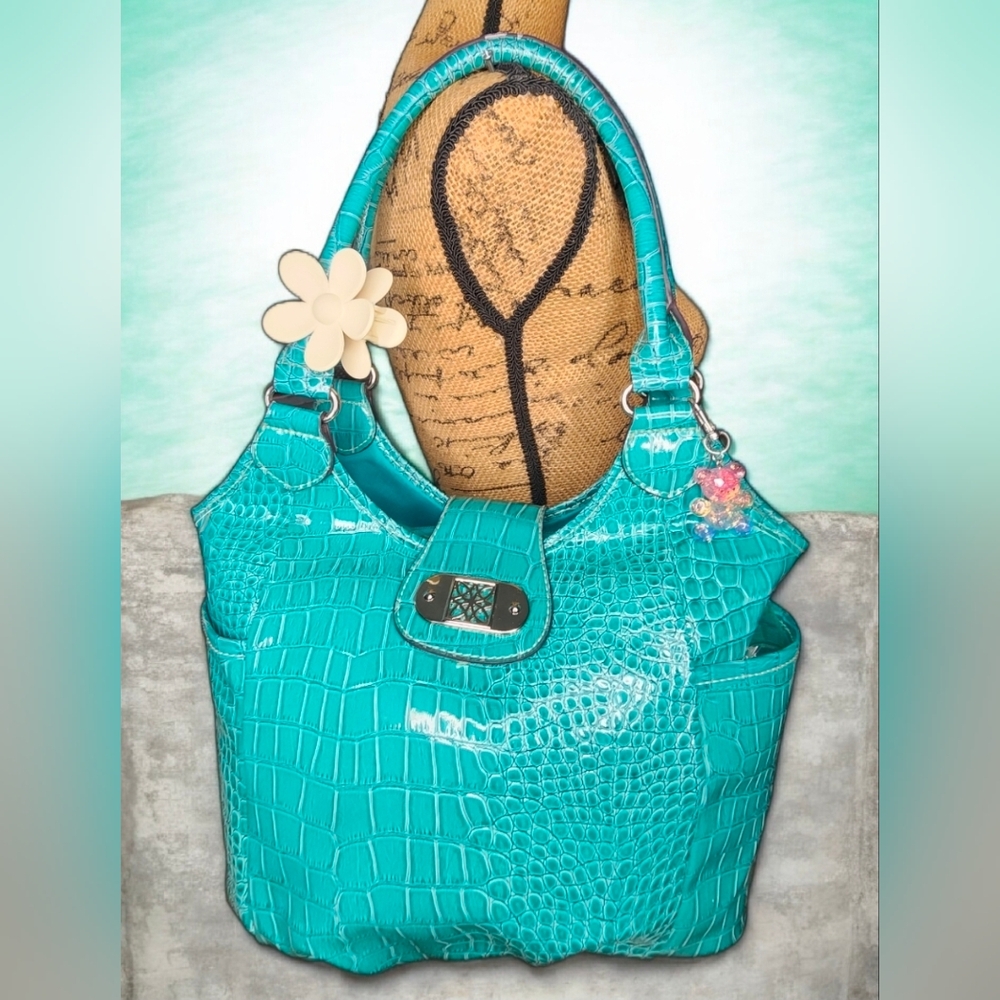 Turquoise Crocodile-Embossed Women’s Hobo Bag With Bear Charm & Flower Hair Clip - Picture 4 of 15